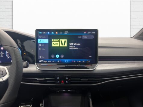 VW – Golf VIII Variant 1.5 eTSI R-Line DSG