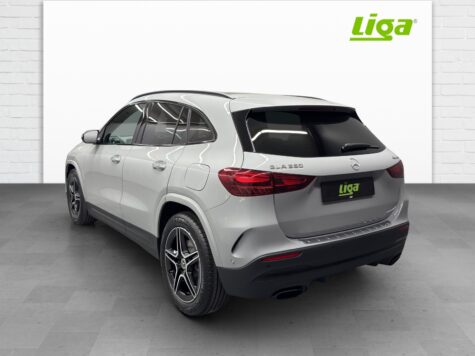 Mercedes-Benz – GLA 250 AMG Line 4Matic Swiss Star