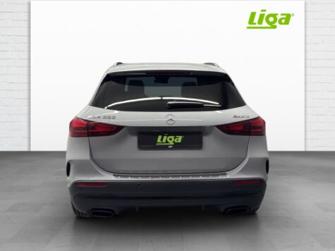 Mercedes-Benz – GLA 250 AMG Line 4Matic Swiss Star