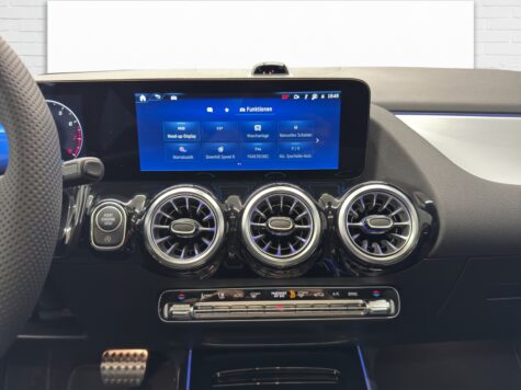 Mercedes-Benz – GLA 250 AMG Line 4Matic Swiss Star