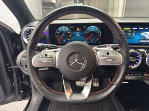 Mercedes-Benz – A 200 AMG Line 4Matic