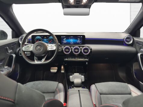 Mercedes-Benz – A 200 AMG Line 4Matic