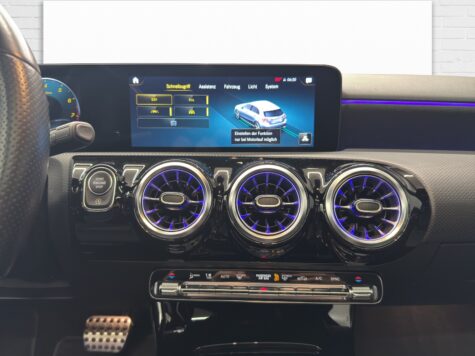 Mercedes-Benz – A 200 AMG Line 4Matic
