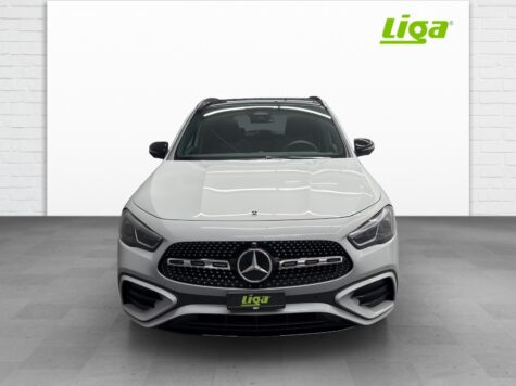 Mercedes-Benz – GLA 200 AMG Line Night Star