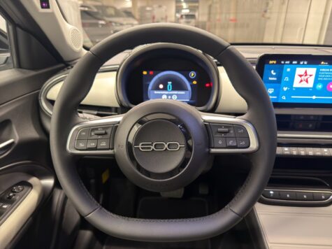 Fiat – 600 1.2 Hybrid 145 La Prima