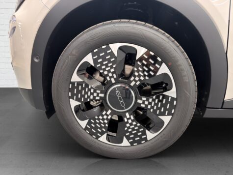 Fiat – 600 1.2 Hybrid 145 La Prima