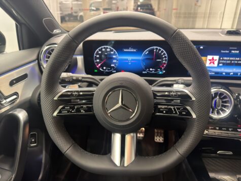 Mercedes-Benz – A 250 e AMG Line EQ Star