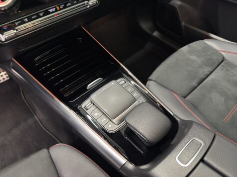 Mercedes-Benz – GLA 250 AMG Line 4Matic