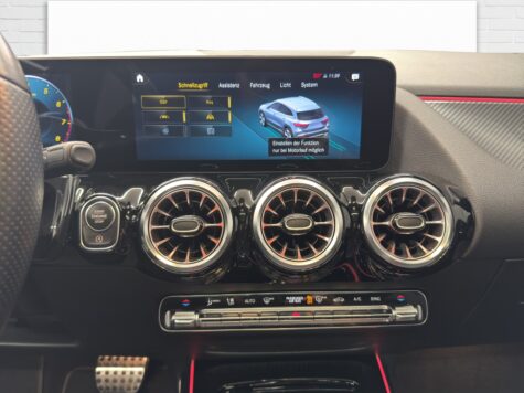 Mercedes-Benz – GLA 250 AMG Line 4Matic