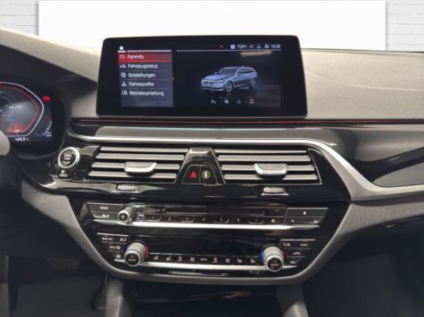 BMW – 530d xDrive SAG