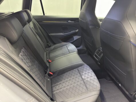 VW – Golf VIII Variant 1.5 eTSI R-Line DSG