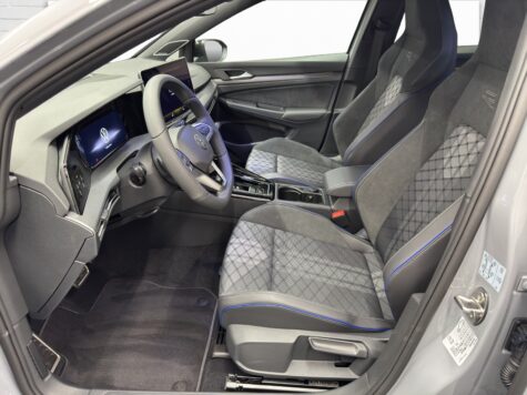 VW – Golf VIII Variant 1.5 eTSI R-Line DSG