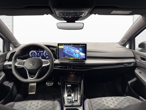 VW – Golf VIII Variant 1.5 eTSI R-Line DSG