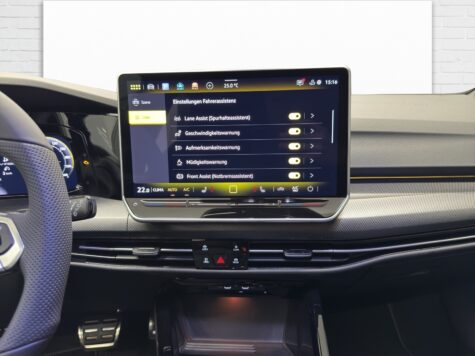 VW – Golf VIII Variant 1.5 eTSI R-Line DSG