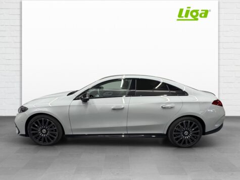 Mercedes-Benz – CLA 350 AMG Line 4Matic