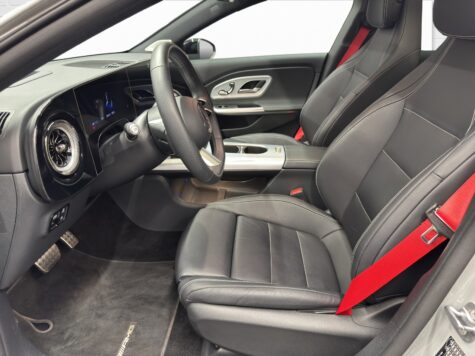 Mercedes-Benz – CLA 350 AMG Line 4Matic