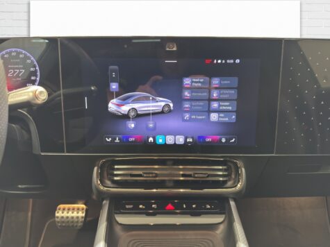 Mercedes-Benz – CLA 350 AMG Line 4Matic