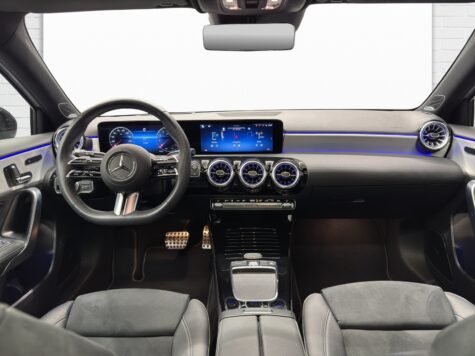Mercedes-Benz – A 250 AMG Line 4Matic