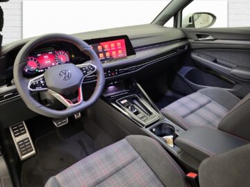 VW Golf VIII 2.0 TSI GTI DSG