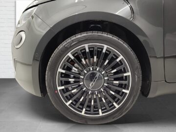 Fiat 500e La Prima by Bocelli Top