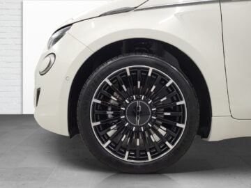 Fiat 500e La Prima by Bocelli Top