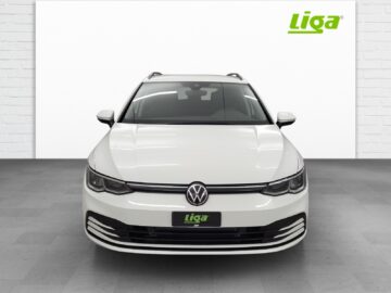 VW Golf VIII Variant 1.0 eTSI Life DSG