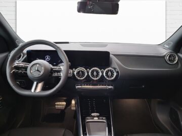 Mercedes-Benz EQA 300 AMG Line 4Matic Swiss Star