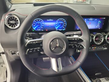 Mercedes-Benz EQA 300 AMG Line 4Matic Swiss Star