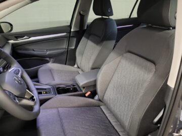 VW Golf VIII Variant 2.0 TDI Life DSG