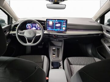 VW Golf VIII Variant 2.0 TDI Life DSG