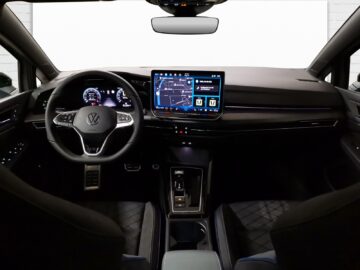 VW Golf VIII Variant 1.5 eTSI R-Line DSG