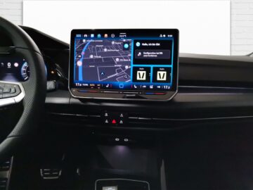 VW Golf VIII Variant 1.5 eTSI R-Line DSG
