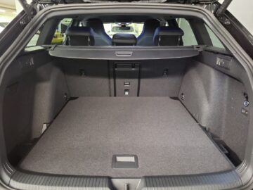VW Golf VIII Variant 2.0 TSI R DSG 4motion