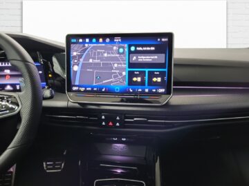 VW Golf VIII Variant 2.0 TSI R DSG 4motion