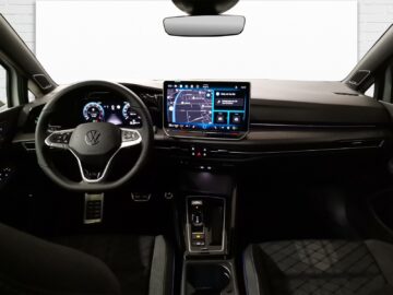 VW Golf VIII Variant 1.5 eTSI R-Line DSG