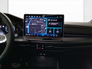 VW Golf VIII Variant 1.5 eTSI R-Line DSG