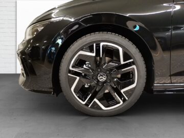 VW Golf VIII 1.5 eTSI R-Line DSG