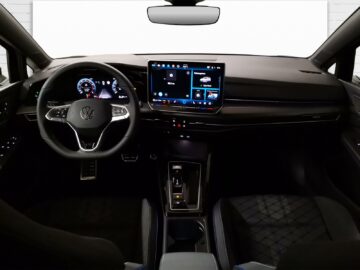 VW Golf VIII 1.5 eTSI R-Line DSG