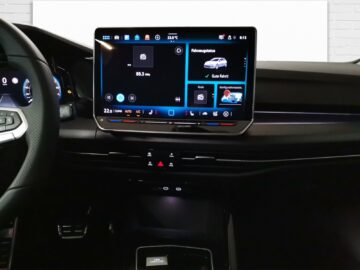 VW Golf VIII 1.5 eTSI R-Line DSG