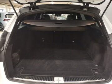 Mercedes-Benz E 300 d AMG Line 4Matic T