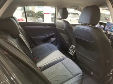 VW Golf VIII 1.5 eTSI Style DSG