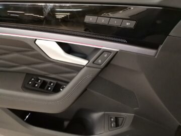 VW Touareg 3.0 V6 TSI PHEV R