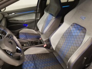 VW Golf VIII 2.0 TSI R DSG 4motion