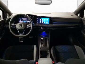 VW Golf VIII 2.0 TSI R DSG 4motion