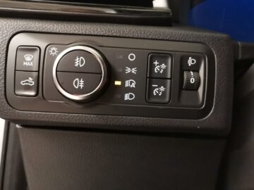 VW Amarok DKab. Pick-up 2.0 TDI 205 Life 4m