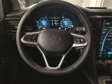 VW Amarok DKab. Pick-up 2.0 TDI 205 Life 4m