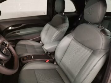 Fiat 500 E Armani green