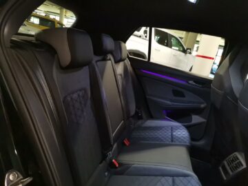 VW Golf VIII 1.5 TSI R-Line