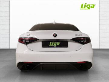 Alfa Romeo Giulia 2.2 D Q4 210 Veloce