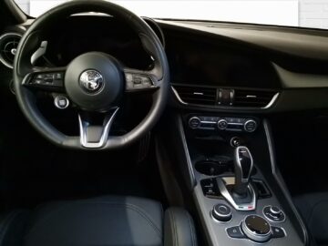 Alfa Romeo Giulia 2.2 D Q4 210 Veloce